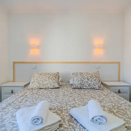 Cantinho Dos Pereiras - Center Of *