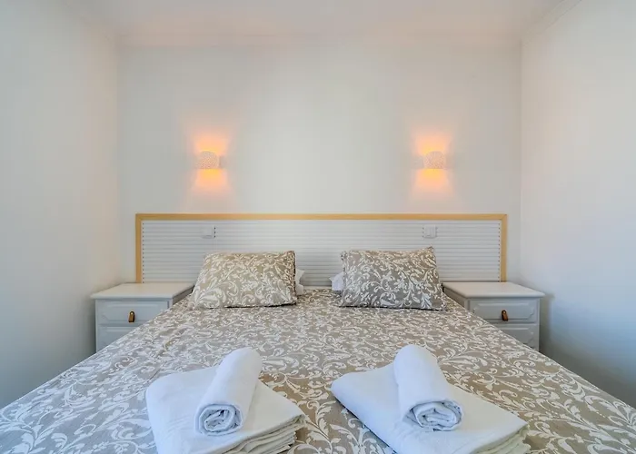 Cantinho Dos Pereiras - Center Of *